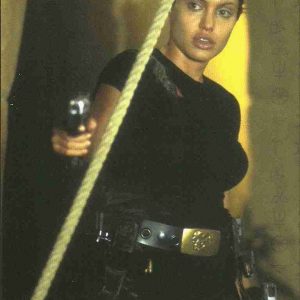 AW005 carte postale postcard lara croft tomb raider TR5714