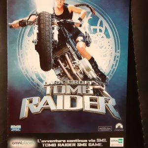 AW041 carte postale postcard lara croft tomb raider
