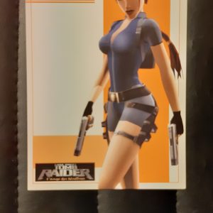 AW060 carte postale postcard lara croft tomb raider